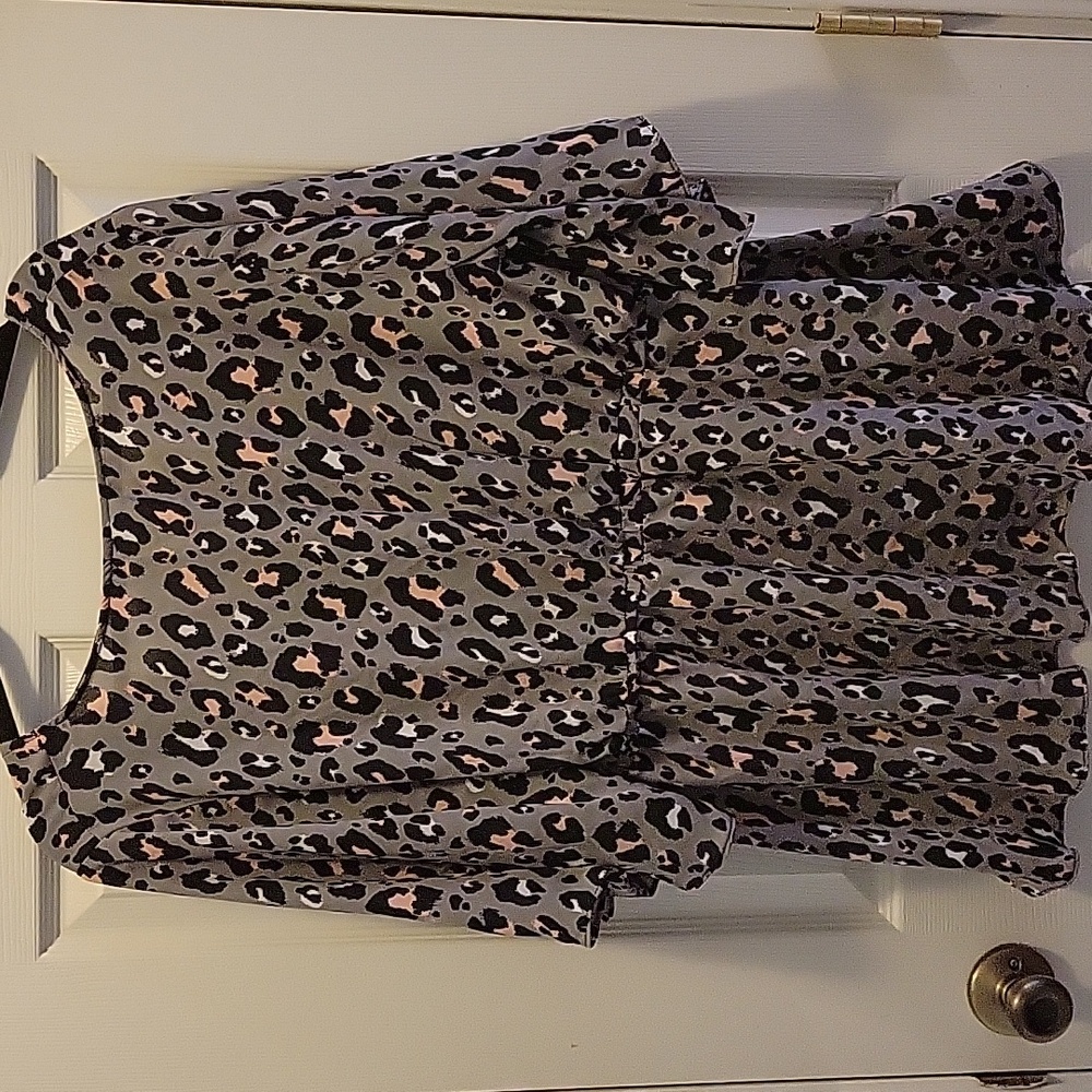 Torrid Size 1 Women's Leopard Print Wrap Top - Picture 2 of 9